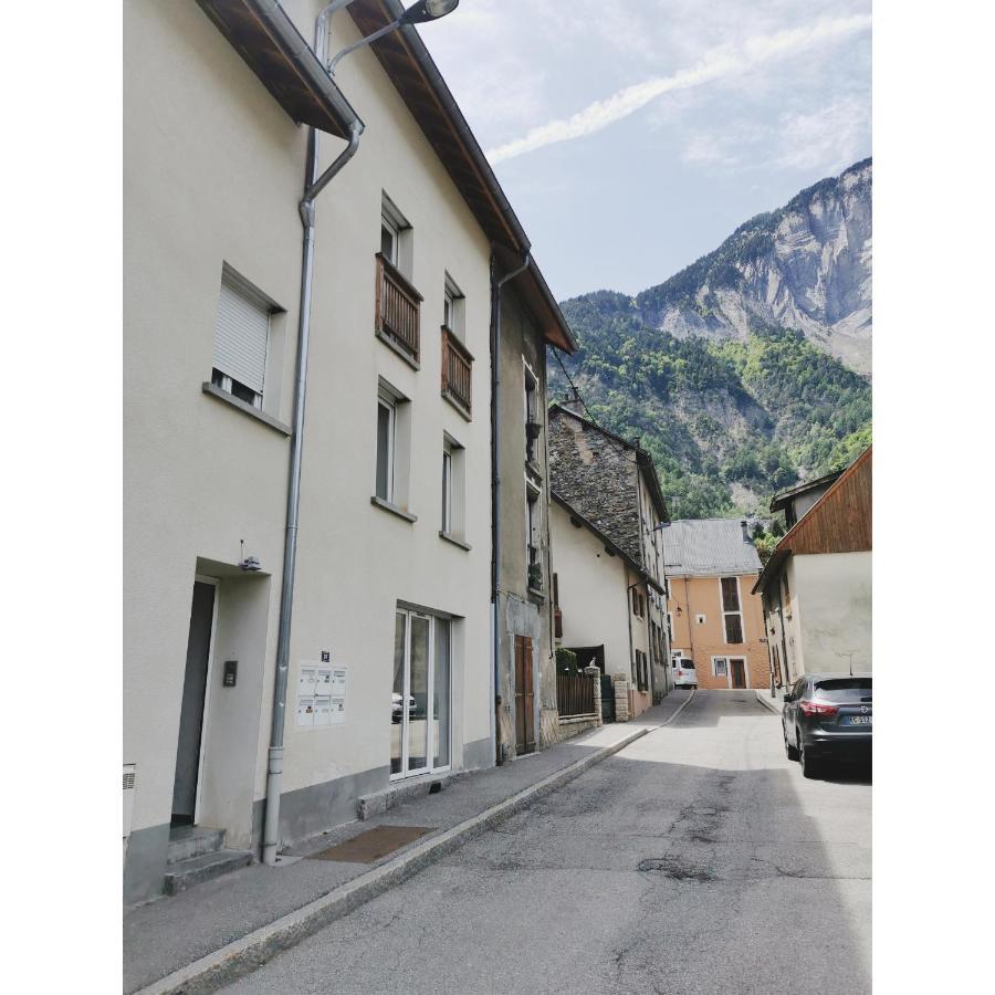 Apartamento L'émeraude Le Bourg-dʼOisans Exterior foto